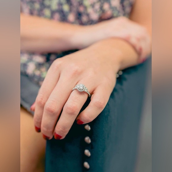 Justice Jewelers Engagement ring size 6 Excellent Condition - Picture 4 of 6